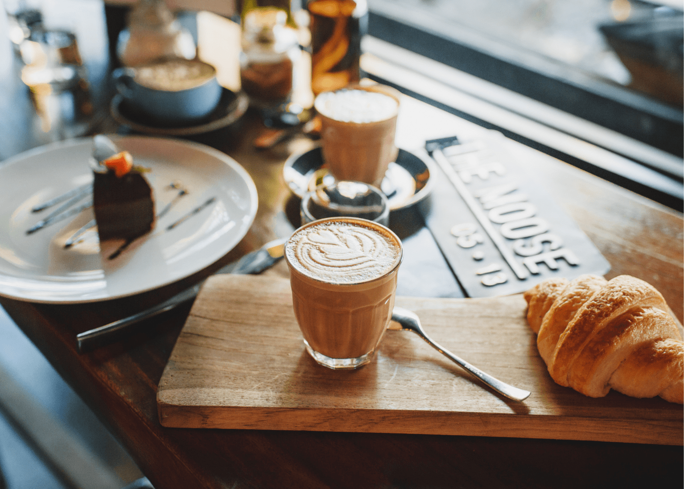 best-cafes-in-singapore.png.c01c457cd8acb971f041aaca608f9995.png